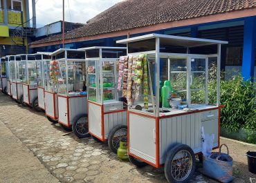 Pembagian Gerobak Dagang